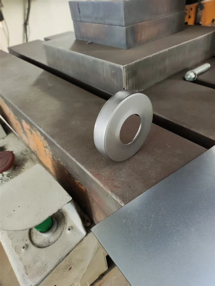 Customized Sheet Metal Stamping Dies For Steel Hardware Parts, Development And Processing Of Primary Colors factory